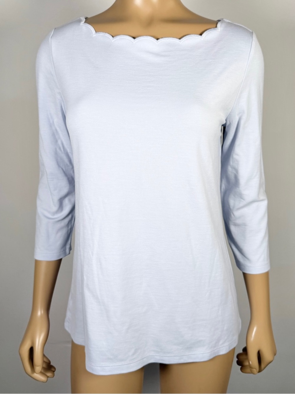 Ann Taylor Women's NWT Size Medium Scalloped Detail Neck 3/4 Sleeve Top